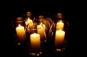 414923_candles_in_hurricane_vases